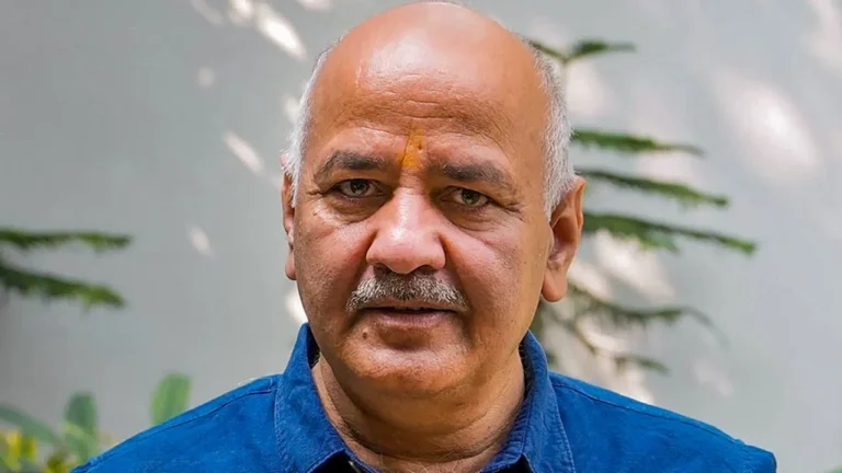 What are the allegations against Manish Sisodia?