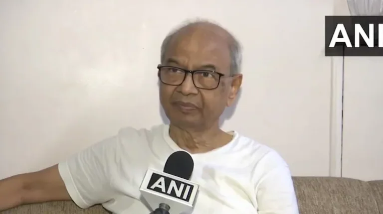 Who Is Rakesh Kishore? The Lawyer Who Threw Shoe at CJI, He has “no remorse”